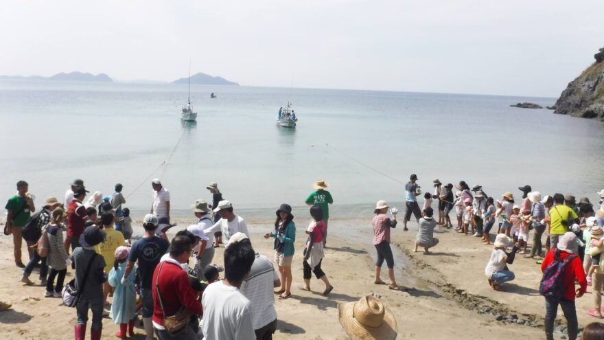 海の幸を引き上げよう！地島（宗像市）で本格地引網を体験☆